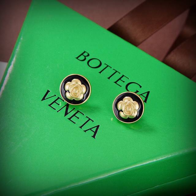 Bottega Venenta's new bv earrings feature a unique and distinctive design that w