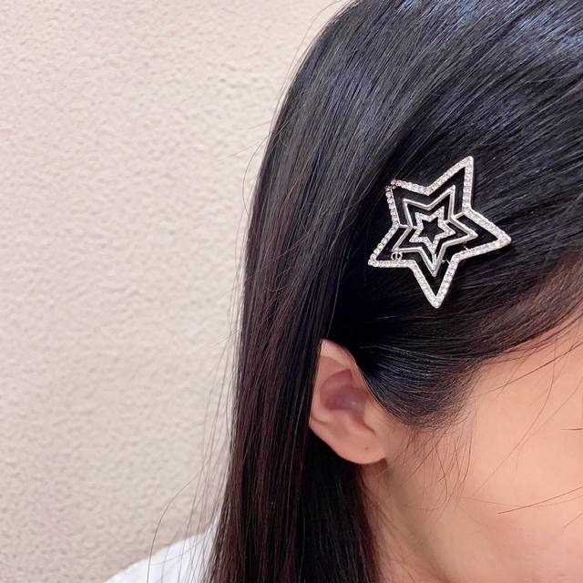 Dior Star Hair Clip, new arrival from the boutique, absolutely stunning! A must-