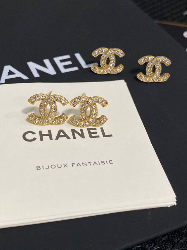 Chanel's latest logo letter earrings, 925 sterling silver, best-selling style, h