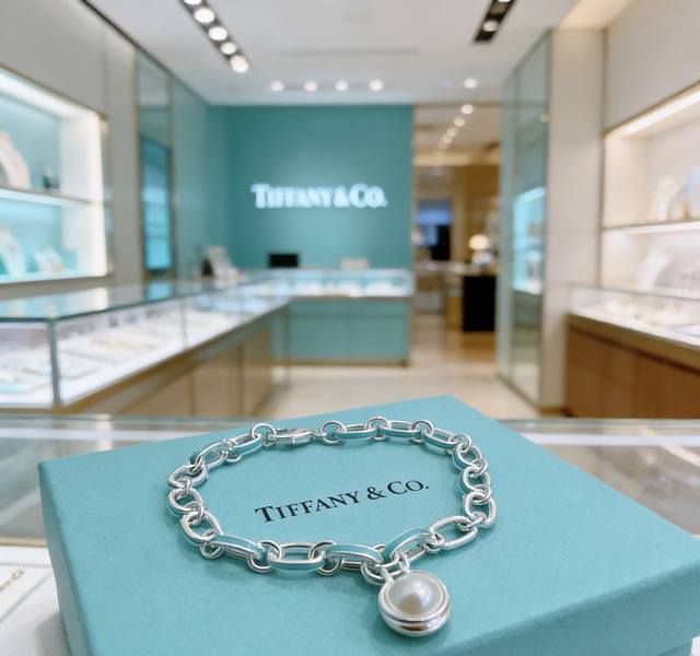 Tiffany & Co. bracelet, exquisite silver version, celebrity style, vintage distr