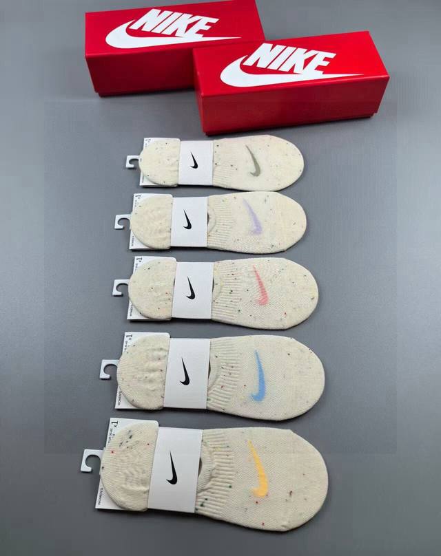 Nike New Women's Invisible Socks, 5 pairs per box, jacquard classic logo, pure c