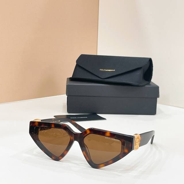 Dolce & Gabban*Model: Dg4469Size: 58 ports 15-145
