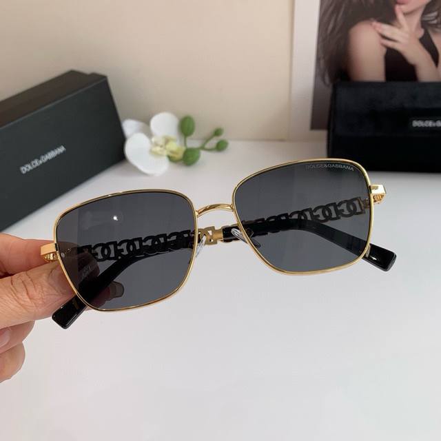 Dg Dolce & Gabbana New Fashionable Trendy Metal Square Frame Sunglasses - Stylis