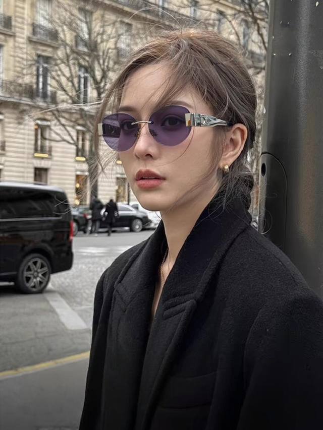 Celine赛琳 2026新款太阳眼镜凯旋门Lisa同款女老钱风复古 金属椭圆形式