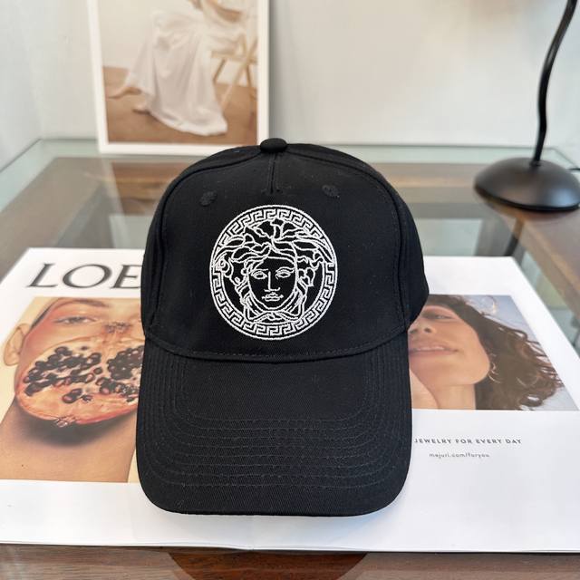 60 Hot Selling Item! Versace's new baseball cap, 1:1 molded and custom-made, adj 60 Hot Selling Item! Versace's new baseball cap, 1:1 molded and custom-made, adj