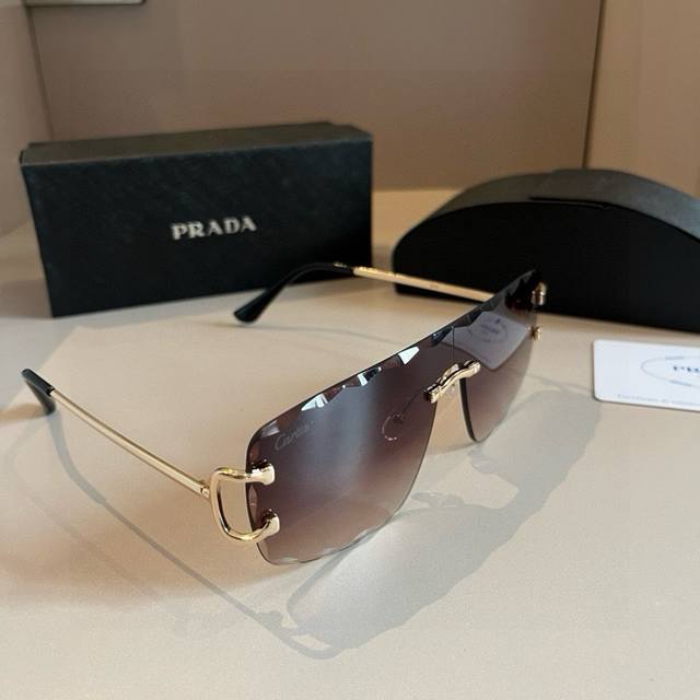100￥pp 新款卡地亚 豹子头 Cartier 百搭而又充满个性 太阳镜，高级感十足