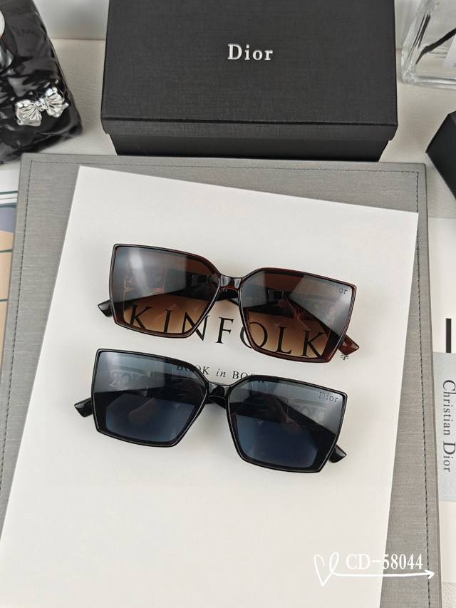 Dior (France) - Polaroid Resin Polarized Lenses - Tr90 Frame, Lightweight and Co