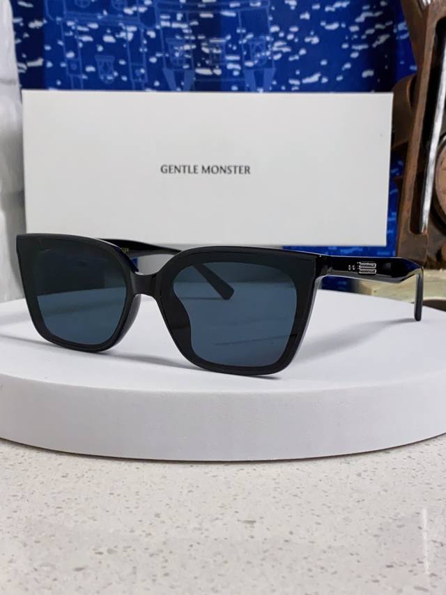Gentle Moster Gm 2026Gm新款时尚墨镜女偏光近视高级感有度数的太阳眼镜方框防紫外线黑显瘦 型号：Monoo