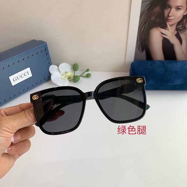 Gucci New Men's and Women's Sunglasses: Large Frame, Three-Dimensional Texture,