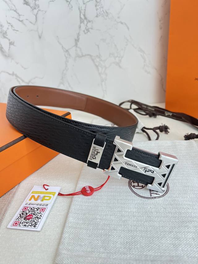 品名: 爱玛仕.Hermes腰带 皮带 原单 型号:挂扣,经典纯钢材质扣头,双面头层牛皮,图片实物拍摄 材料:双面头层牛皮,挂扣系列,纯钢材质扣头,钯镀电镀工艺 品名: 爱玛仕.Hermes腰带 皮带 原单 型号:挂扣,经典纯钢材质扣头,双面头层牛皮,图片实物拍摄 材料:双面头层牛皮,挂扣系列,纯钢材质扣头,钯镀电镀工艺