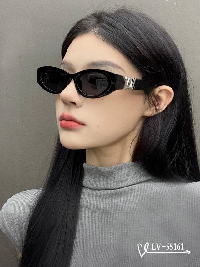 路易威登-Lv . 宝丽来树脂镜片 . Tr镜架轻便佩戴舒适 . Size:65-13-145 . 新款太阳镜减轻强光负担,明星同款,遮挡有害光线防辐射,出行旅 路易威登-Lv . 宝丽来树脂镜片 . Tr镜架轻便佩戴舒适 . Size:65-13-145 . 新款太阳镜减轻强光负担,明星同款,遮挡有害光线防辐射,出行旅