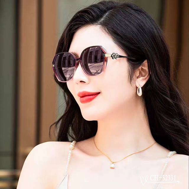 Chanel (France) - Polaroid resin high-definition lenses - Tr frame - lightweight Chanel (France) - Polaroid resin high-definition lenses - Tr frame - lightweight