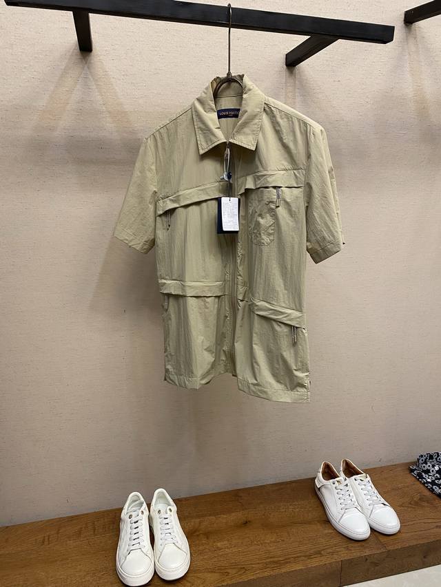 p2701V, Zippered Open-front Camping Short-Sleeve Shirt, Authentic, Purchased for