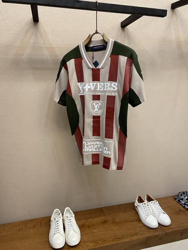 p2701V, Jersey Show Style Short-Sleeve Knit T-Shirt. Craftsmanship: Made with cu