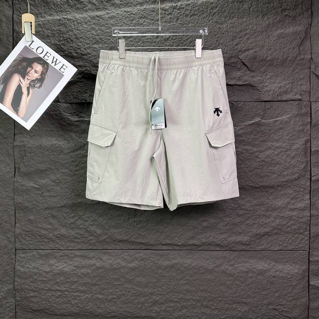 Descente 2026 New Classic Letter Badge Side Pocket Couple Shorts (High Version)