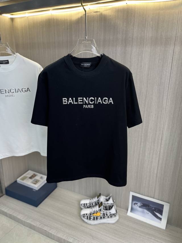 Balenciaga's latest 2026 Spring/Summer short-sleeved T-shirt is now available! M