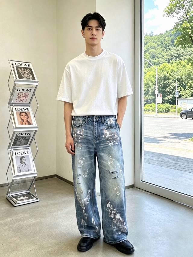 Bottega Veneta's latest casual wide-leg jeans, a high-end version made with cust