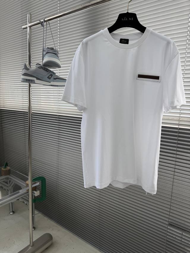 - Brioni 2026Ss New Style Patchwork Leather Pocket Crew Neck Short Sleeve T-Shir