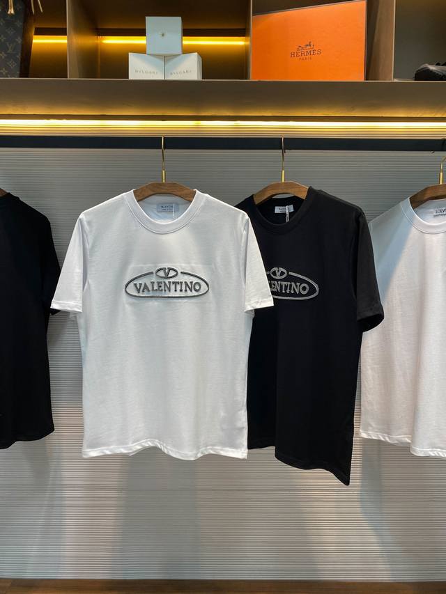 Vltn26Ss春夏新款平纹针织棉布基础圆领短Tee，男女同款立体牙刷绣字母徽标图案休闲短袖T恤衫！贸易公司渠道稀出，同步官网发售！一款令人眼前一亮的时尚佳作，