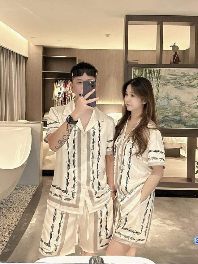 2025 Dior家 家居服 高定韩国丝面料亲肤轻柔舒适 情侣款 M～Xxxl