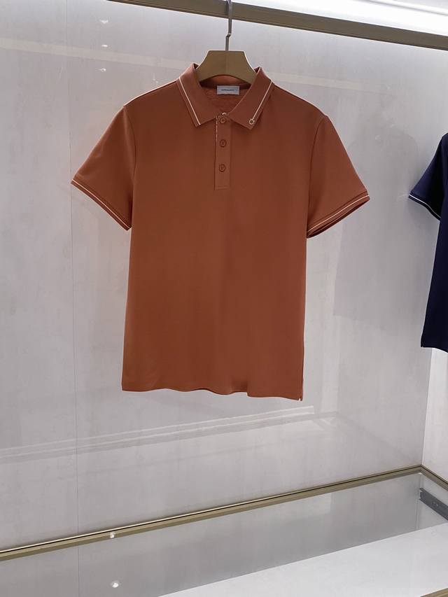 菲拉*慕家族26年夏季新款男士高端商务净色休闲polo马球衫,经典两色选择,26年最爆新款,香港贸易公司渠货源,高级奢侈系列,白金级全品相,纯正血统臻品! -品 菲拉*慕家族26年夏季新款男士高端商务净色休闲polo马球衫,经典两色选择,26年最爆新款,香港贸易公司渠货源,高级奢侈系列,白金级全品相,纯正血统臻品! -品