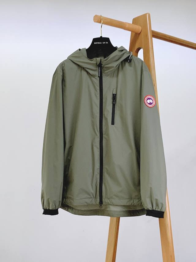 Canada Goose Lodge Hooded Jacket - A casual urban look. The classic design and e