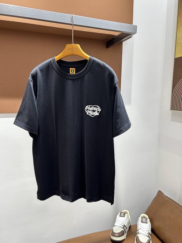 日本小众设计出品 .联名Human Made Raglan Crewneck Sweatshirt爱心刺绣短袖 精美的毛巾刺绣,后背贴布刺绣。。质感和细节起飞的 日本小众设计出品 .联名Human Made Raglan Crewneck Sweatshirt爱心刺绣短袖 精美的毛巾刺绣,后背贴布刺绣。。质感和细节起飞的