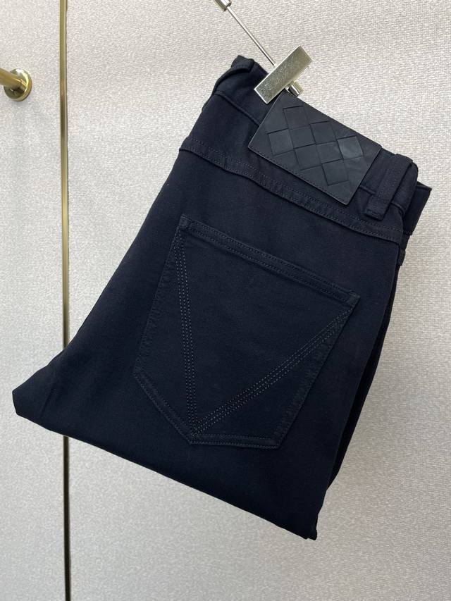 Bottega Veneta's latest high-end casual jeans, a must-have item! Made with custo