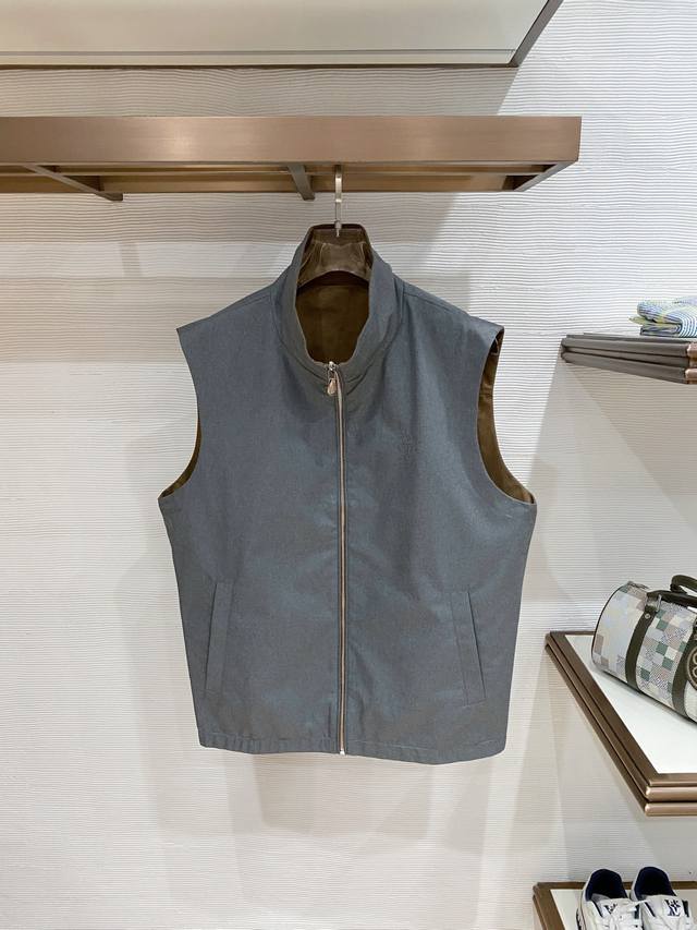 Bc 2026Ss New Reversible Vest: A perfect blend of fashion and function. Made fro Bc 2026Ss New Reversible Vest: A perfect blend of fashion and function. Made fro