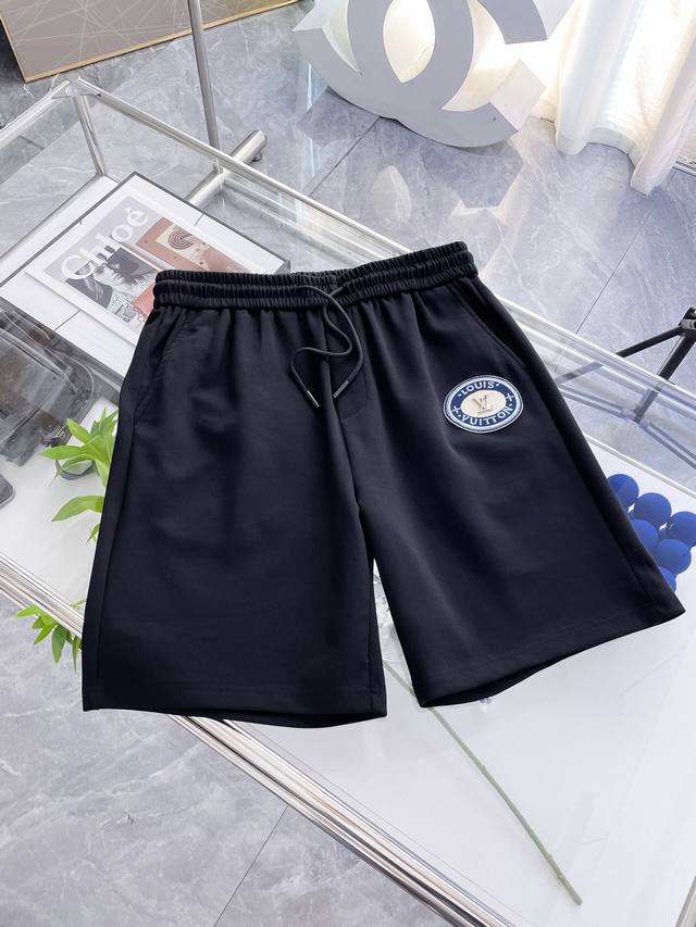 Lv 2026 Spring/Summer New Men's Casual Shorts, High-End Quality, Simple, Stylish Lv 2026 Spring/Summer New Men's Casual Shorts, High-End Quality, Simple, Stylish