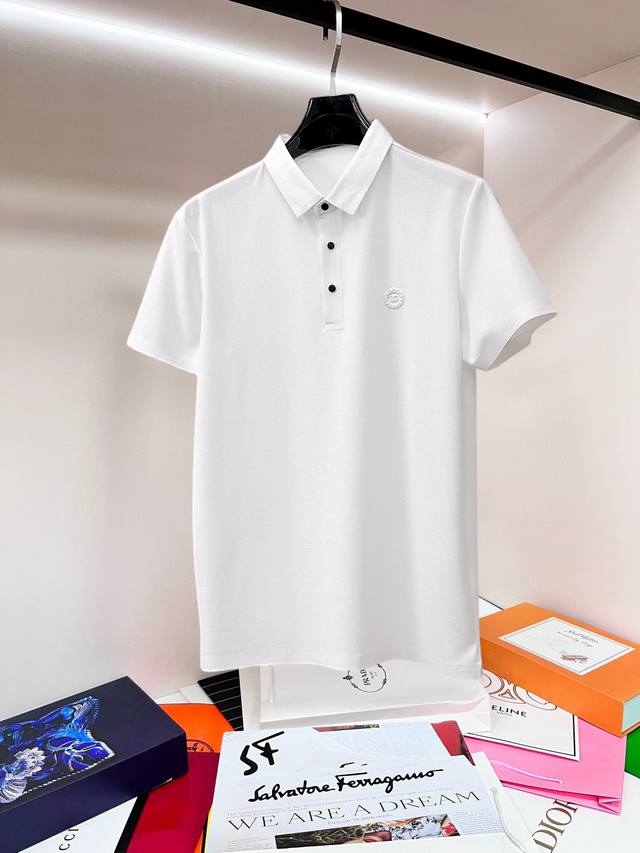 Dolce & Gabbana (D&G) - A must-have for high-end business professionals! Seamles