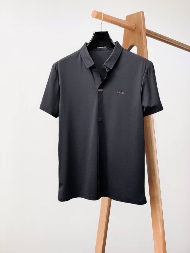 A must-have item for Zegna's high-end business professionals! This casual busine