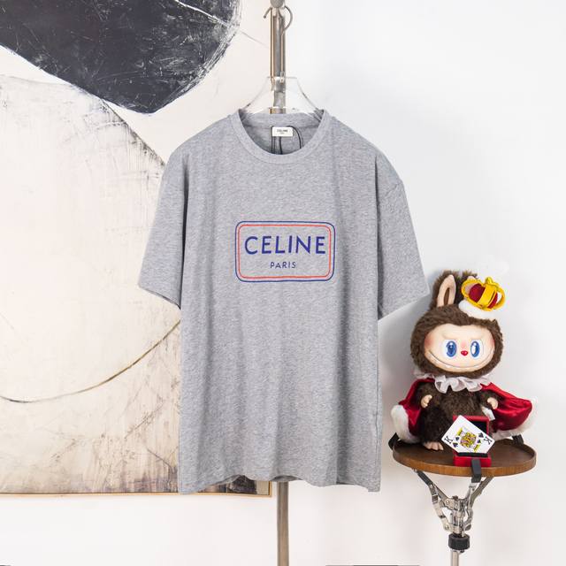 Zp版本［独家供应］ Celine 印花字母标识短袖 面料：采用50支丝光双股。 面料：螺纹搭配同缸索罗娜。 工艺：印花采用人工手印胶浆印花。原版定制1：1菲林