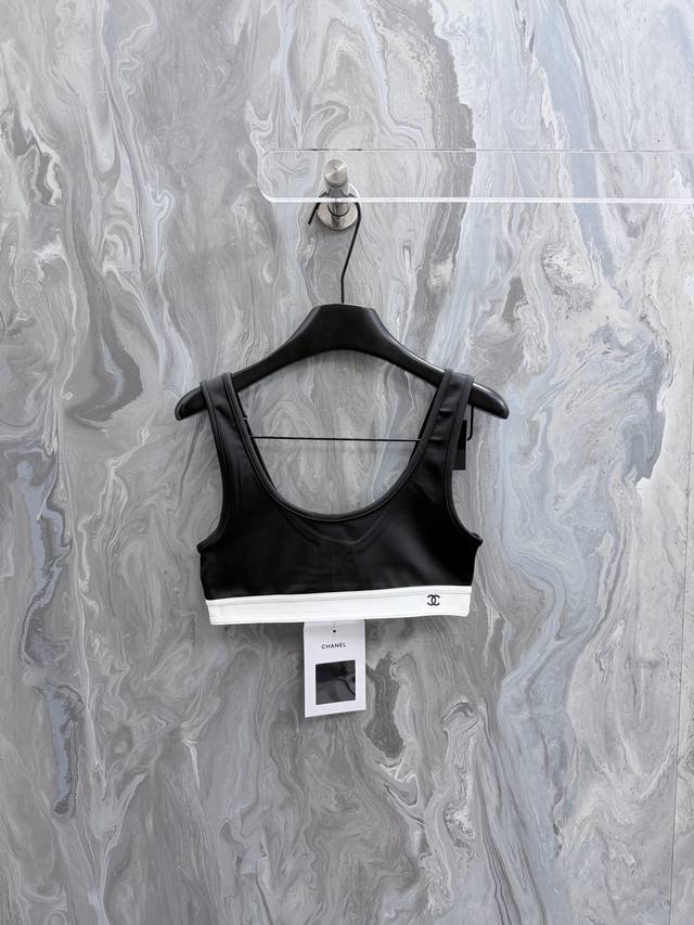 140Chane* 26 New Black and White Color Block Silicone Embossed Sports Short Top 140Chane* 26 New Black and White Color Block Silicone Embossed Sports Short Top