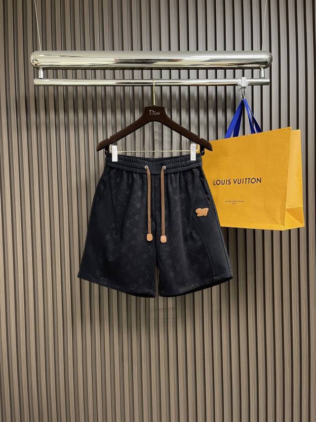 Lv 2026 Summer New Men's Casual Shorts, all tags complete. Made with high-end cu Lv 2026 Summer New Men's Casual Shorts, all tags complete. Made with high-end cu