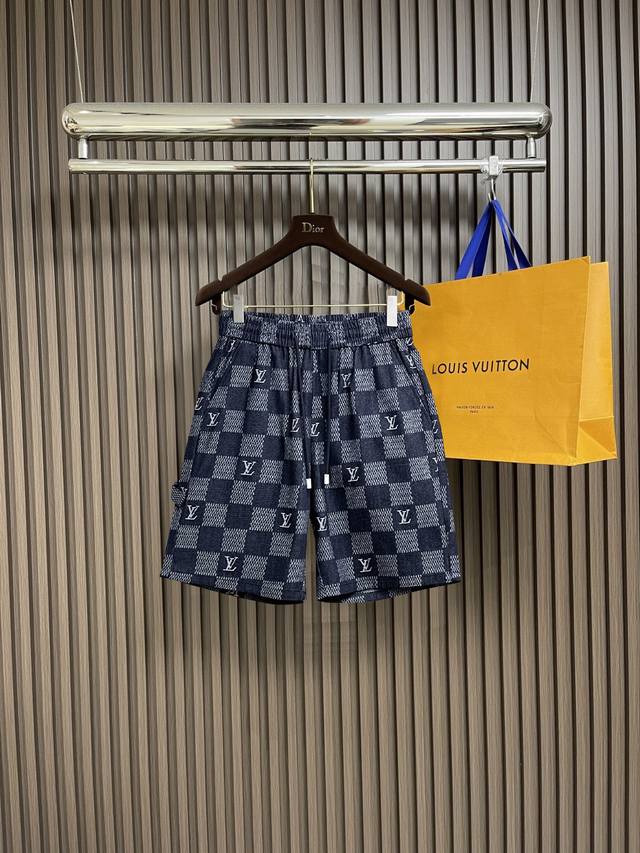 Lv 2025 Summer New Men's Casual Shorts, all tags complete. Made with high-end cu