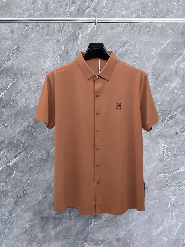 A must-have item for high-end business professionals from Herm A must-have item for high-end business professionals from Herm