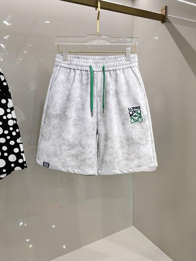 Loewe 2026 Summer New Men's Casual Shorts, complete with all three labels. Made