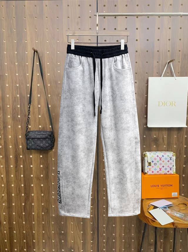 Loewe 2026 Spring New Arrival Long Pants, Casual Pants, Available Now on the Off