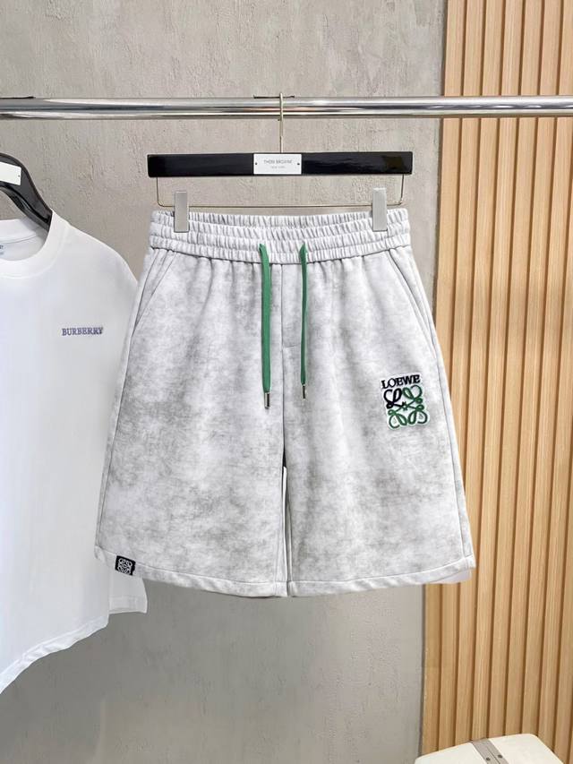 Loewe 2026 Summer New Men's Casual Shorts, complete with all three labels. Made