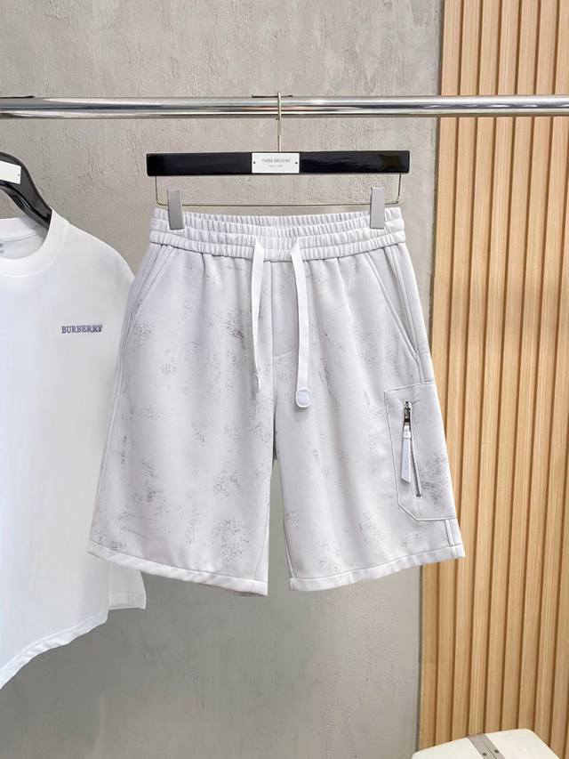 Loewe 2026 Summer New Men's Casual Shorts, complete with all three labels. Made