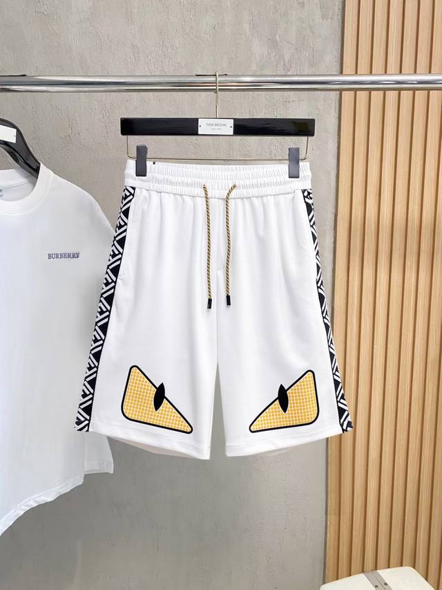Fendi 2026 Summer New Men's Casual Shorts, complete with all three labels. Made