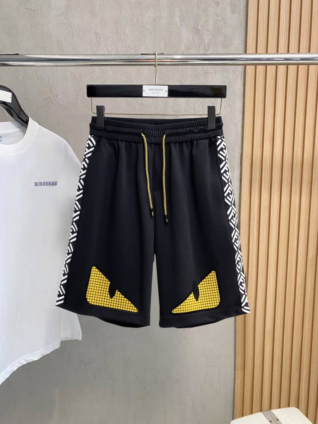 Fendi 2026 Summer New Men's Casual Shorts, complete with all three labels. Made