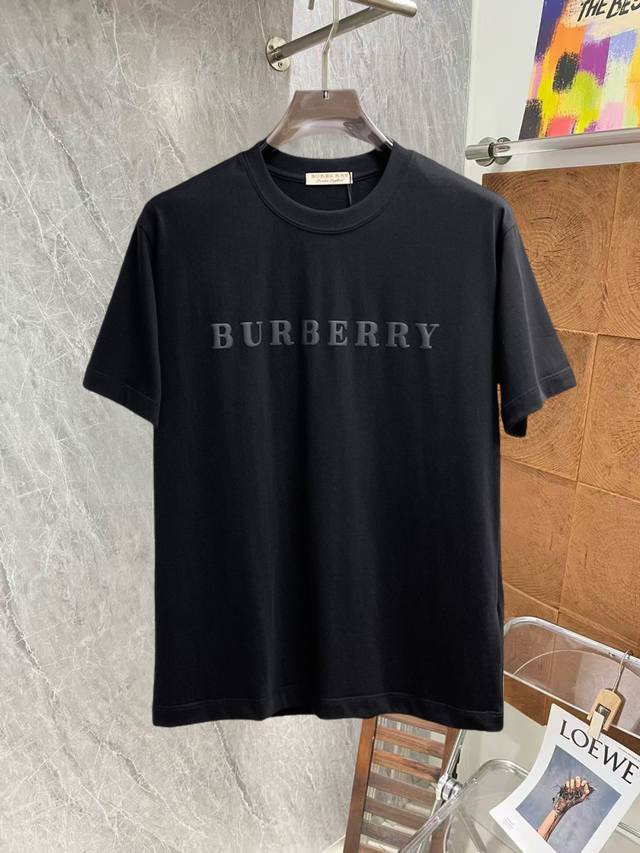 Burberry, all three tags intact. Newest 2026 Summer style short-sleeved T-shirt,
