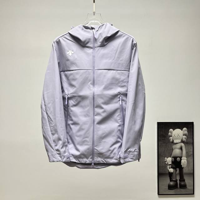 Terminal Supply 230 DescenteحDescente Solid Color Softshell Hooded Jacket Size: