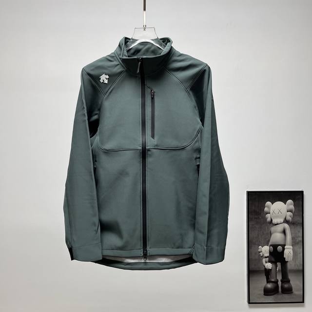 Terminal Supply 260 DescenteحDescente Pocket Zipper Stand Collar Softshell Jacke