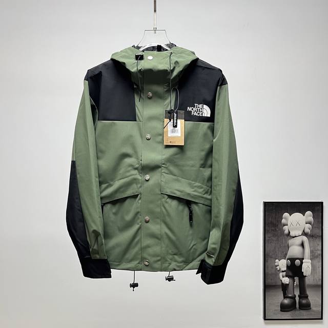 Terminal Supply 260 TnfحThe North Face 1986 Printed Logo Hooded Windbreaker Size