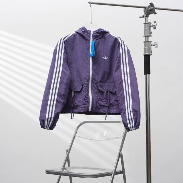 工厂pp直供160 Adidas丨三叶草8956女士连帽风衣 配色：紫色 尺码：S-Xxl