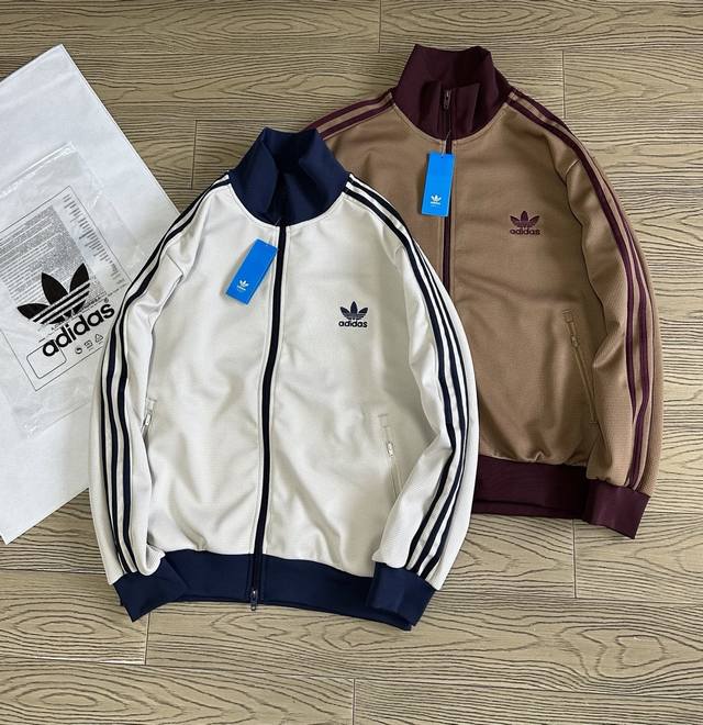140 Adidas 阿迪达斯立领男女同款春秋针织华夫格运动外套 专柜同款 阿迪三叶草外套绝对的爆款 经典款 各大明星同款！ 细节在线，随意对比！采用原版面料，