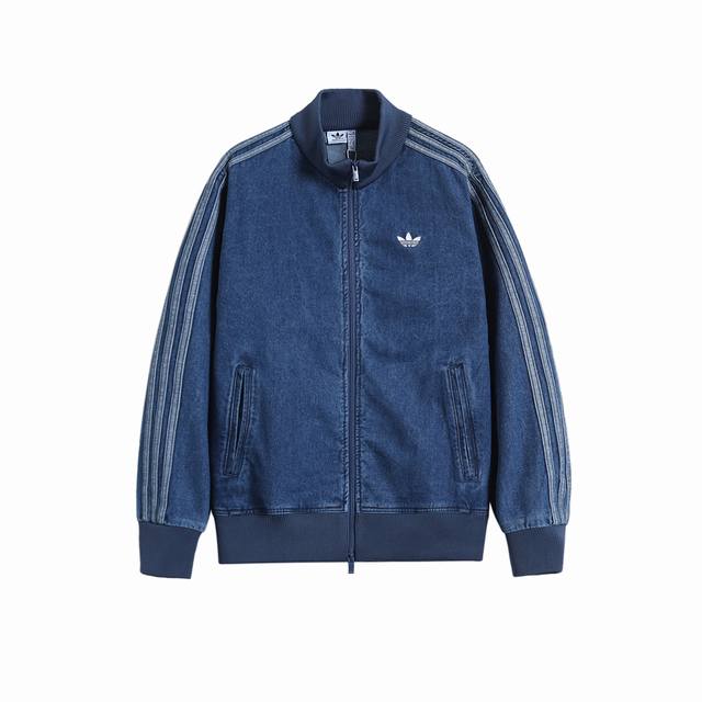 供180 让利50 Adidas Originals Adicolor 拉链立领宽松舒适牛仔外套 经典蓝染牛仔布 阿迪经典三条杠 做旧复古细节，搭配标志性三叶草